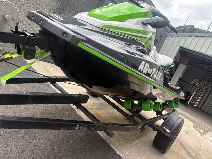Yamaha ex deluxe jet ski