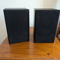 Hi - fi speakers