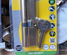 yale lock 40/10/50