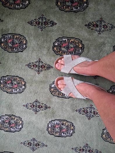 Beautiful Inuovo Silver Sparkly Sandals in Size 40 UK7