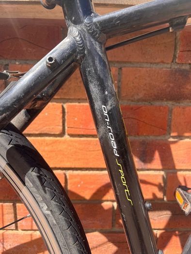 Giant Escape Mens hybrid bike