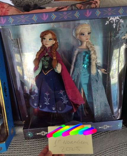 Disney Limited Edition Anna and Elsa Doll Set