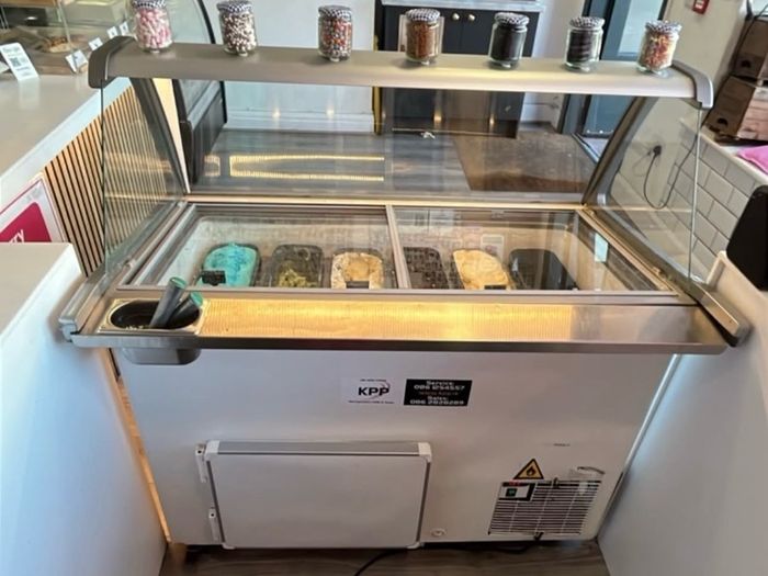 Gelato ice cream machine freezer