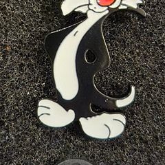 Sylvester the cat,  pin back badge.