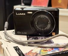 Panasonic Lumix DMC-SZ9 Digital Camera - Black (Boxed, Mint, Wi-Fi)