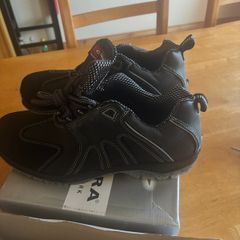 Safety shoes