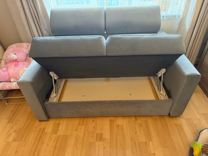 Stunning 3+2 Seater Grey Sofa Set (Sofa Bed+Storage)