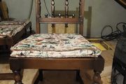 8 Ercol chairs: 6 chairs / 2 carvers