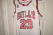 Chicago Bulls - Michael Jordan 23 Jersey.
