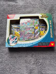 30th Celebration Pokemon Sylveon Ex Box