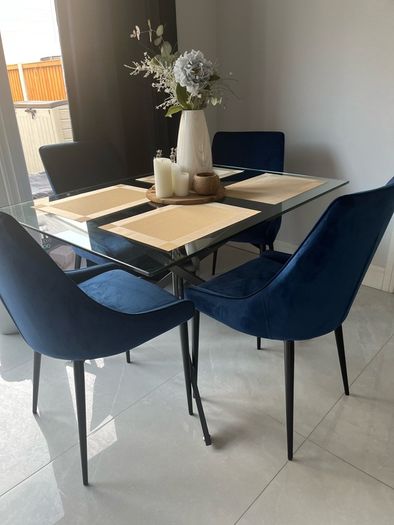 Dining Table & 4 Chairs
