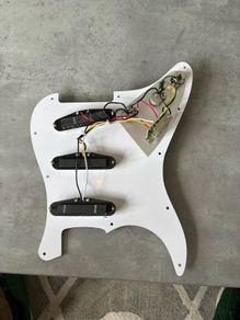 Loaded guard original - 2020 Squire Strat bullet
