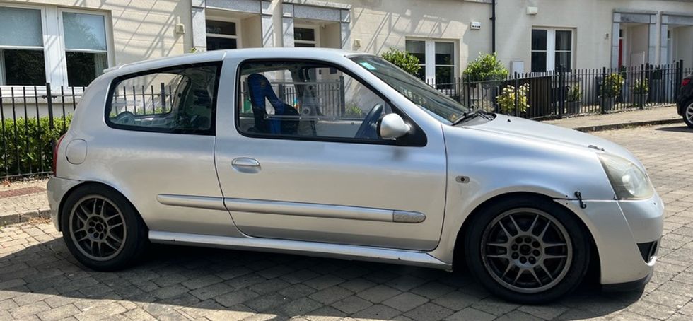 Renault Clio 182 track car