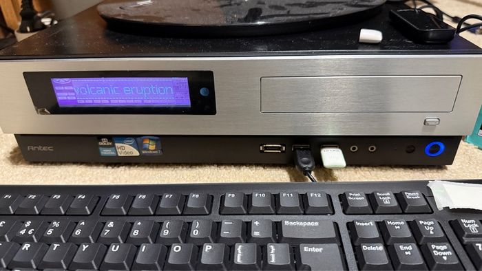 Antec media PC desktop Win 7pro +monitor