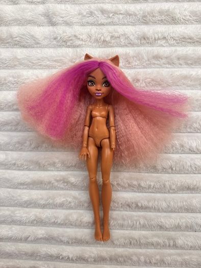 Mattel G3 Monster High Skulltimate Secrets Wave 1 Clawdeen Wolf Doll ONE hand Is Missing Used Please see photos
