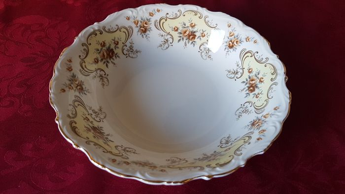 37 Piece Royal Albert September Song Gold Gilt Bone China Dinner Service / Set For 6 Person Setting Made In England Antique Rare And Hard To Find