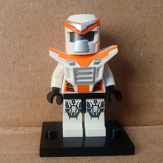 Lego CMF Series 9 COL09-013: Battle Mech (2013) Price Includes P&P