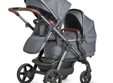 Silver cross Wave Pram with Bassinet, footmuff, and accessories
