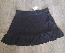 New black mini skirt