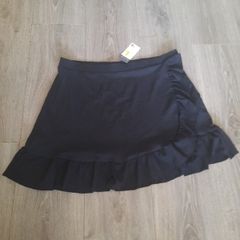 New black mini skirt
