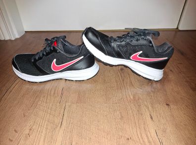 Nike DownShifter 6 runners size 4, like NEW