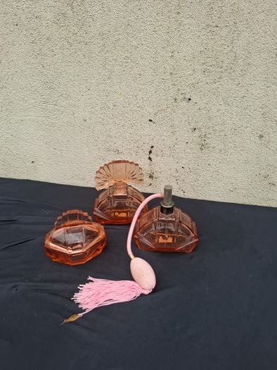 By post only vintage perfume set