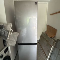 Samsung series 5 fridge freezer