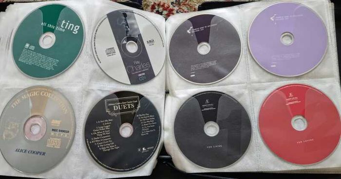 160 CD + Case. All CD's in perfect playable condition.
