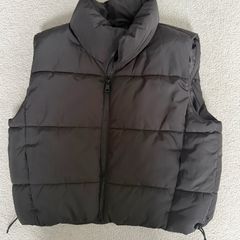 Cropped puffer vest