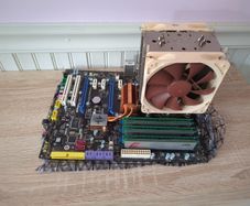 MSI X58 Platinum motherboard, 24GB RAM, i7-920, Noctua CPU Cooler