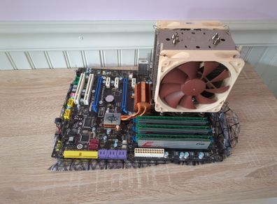 MSI X58 Platinum motherboard, 24GB RAM, i7-920, Noctua CPU Cooler