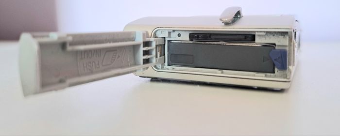 Sony cybershot T30