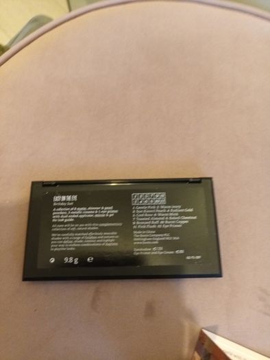 Seventeen eye palette