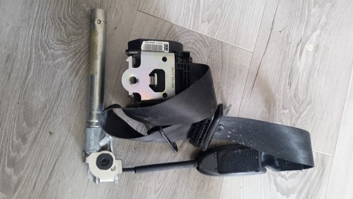 11-15 renault megane Rh side front seat belt pretensioner