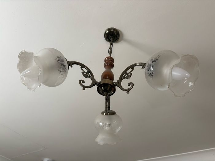 ceiling light with 3 glass shades