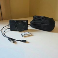 Compact digital camera