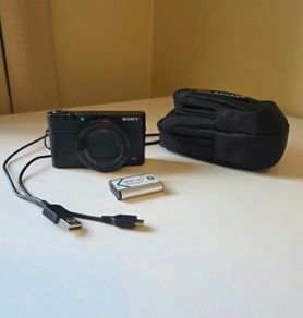 Compact digital camera