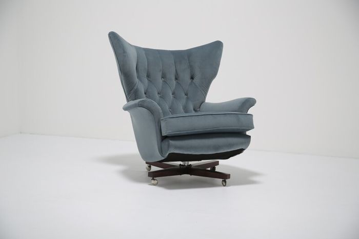 Vintage Blofeld 6250 Swivel & Rocking Lounge Chair in Blue Velvet by Paul Conti for G-Plan, 1960s