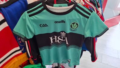 Derry GAA O'Neills Gaelic Football Jersey (Youths 7-8 Years) FREE POST