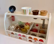 Portable toy ice cream counter