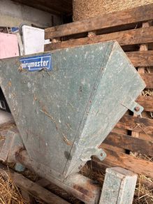 Dairymaster Feeder