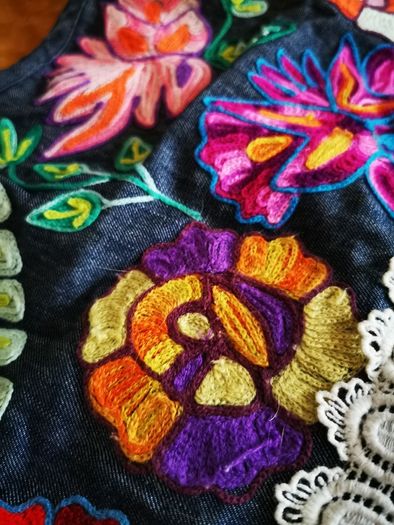Floral embroidered bag