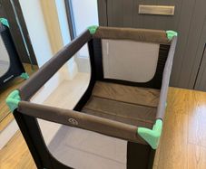 travel cot