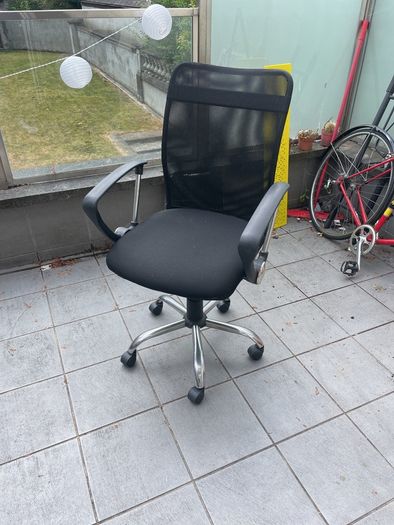 desk chair