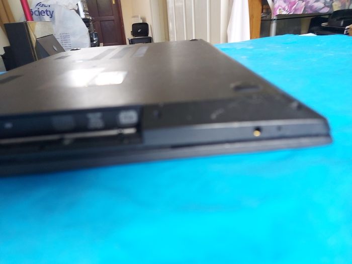 Lenovo  V110-15ISK, Model 80TL, 15.6 inch Laptop, Intel Core i3-6006U CPU, 2.00GHz, windows 10, 4GB Ram, 675GB HDD, Microsoft Edge, Chrome