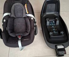Maxi cosy baby car seat with isofix base