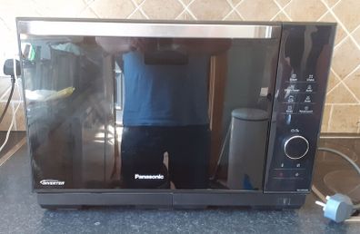 4-in-1 Convection Microwave Oven NN-DS596B