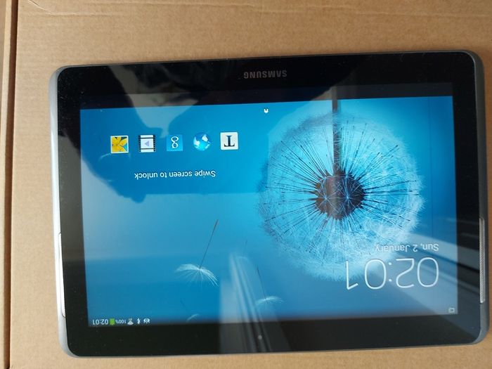 Samsung Galaxy Tab 2, Black, 16GB, Model GT-P5110, Battery is swollen but Tablet still works fine, excellent cosmetic condition otherwise