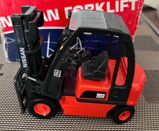 Model Nissan forklift
