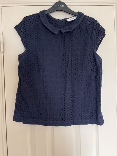 Navy embroidery anglaise Top